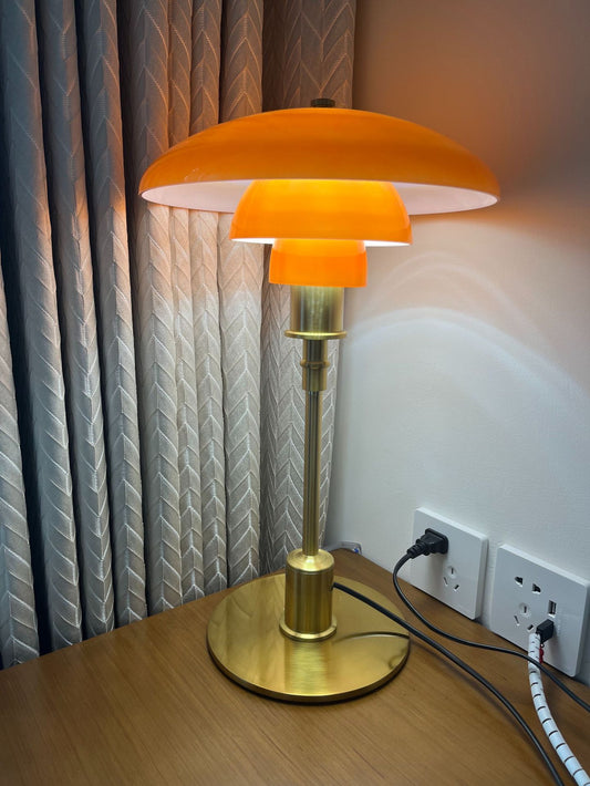 Cuarzo Suave | Velador  de pie Mid-Century
